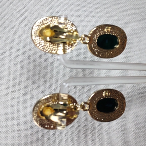 Amrita Singh Clip-on Earrings - Picture 2 of 7